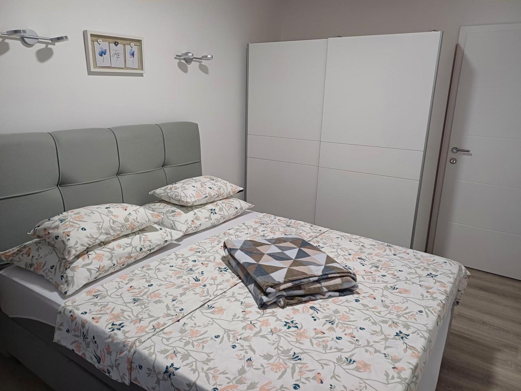 Apartmani Bulajic Krk Town Kültér fotó